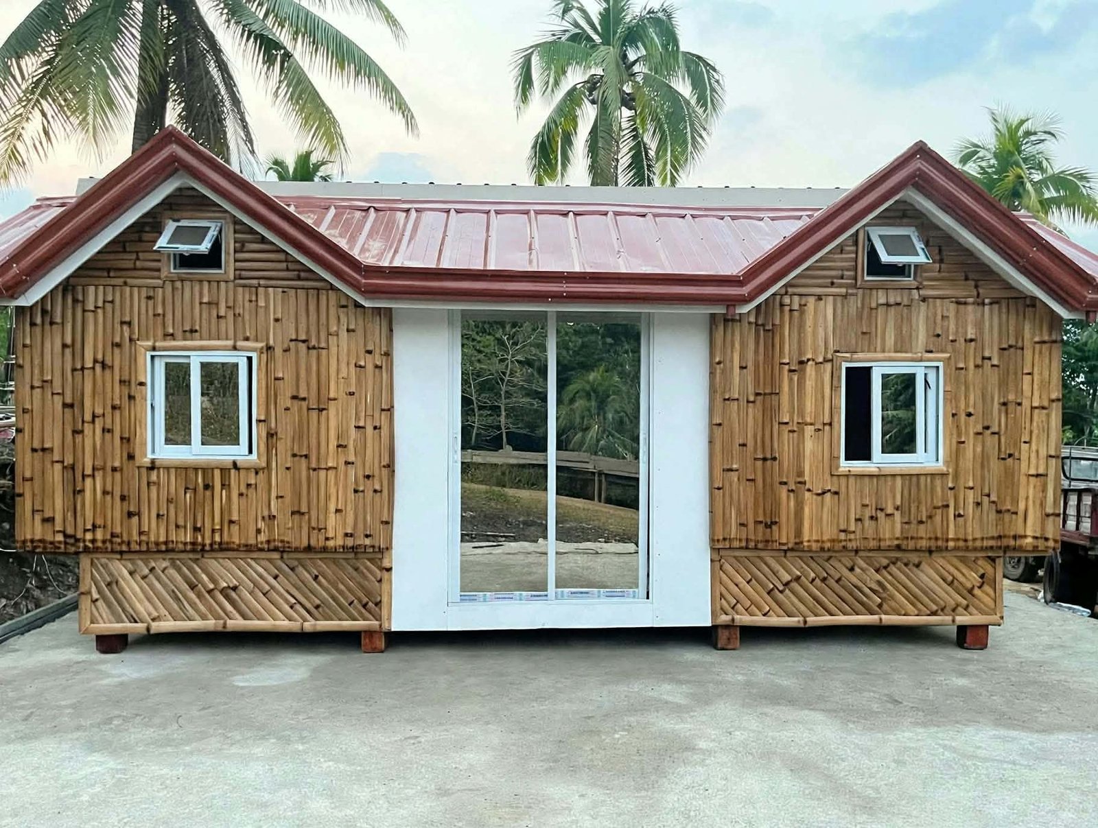 MODERN BAHAY KUBO (LIA)